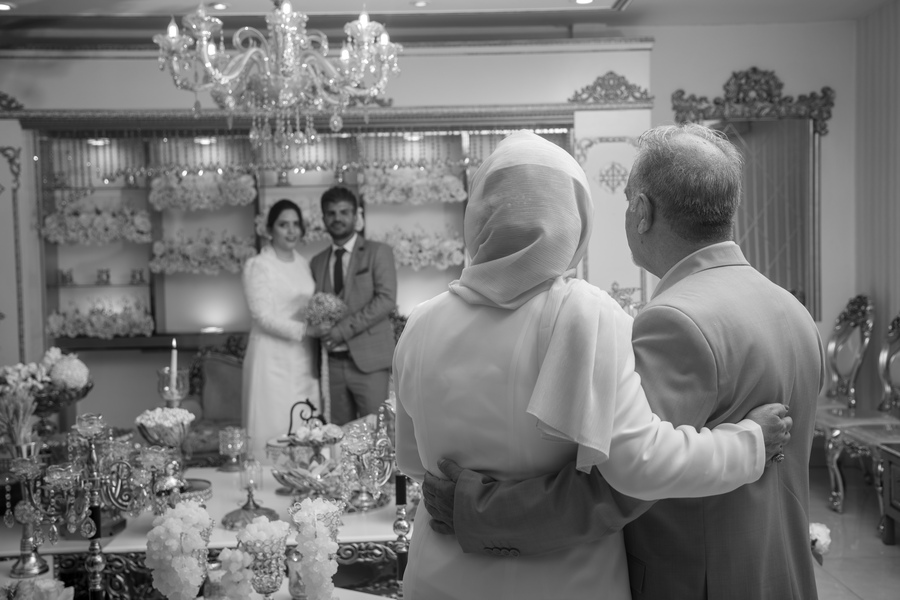 نمونه کار عکاسی عقد و عروسی
              توسط خانم عسگری