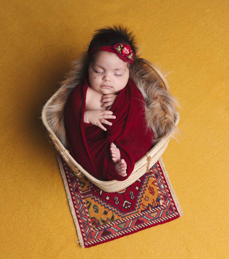 نمونه کار عکاسی نوزاد
              توسط خانم ریاضتی